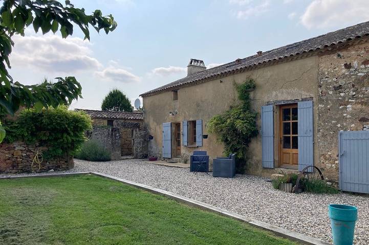 Gîte pour 5 personnes, avec piscine et jardin - 1