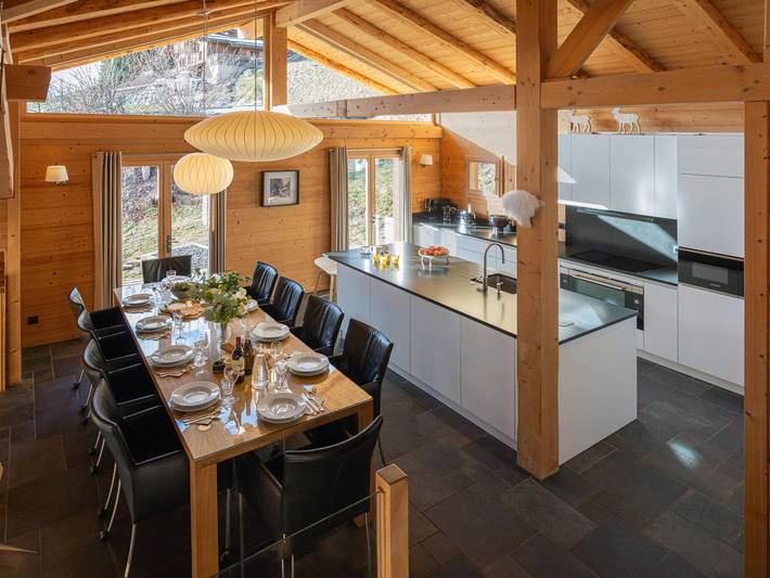 Chalet pour 12 personnes, avec jardin ainsi que terrasse et jacuzzi à La Clusaz