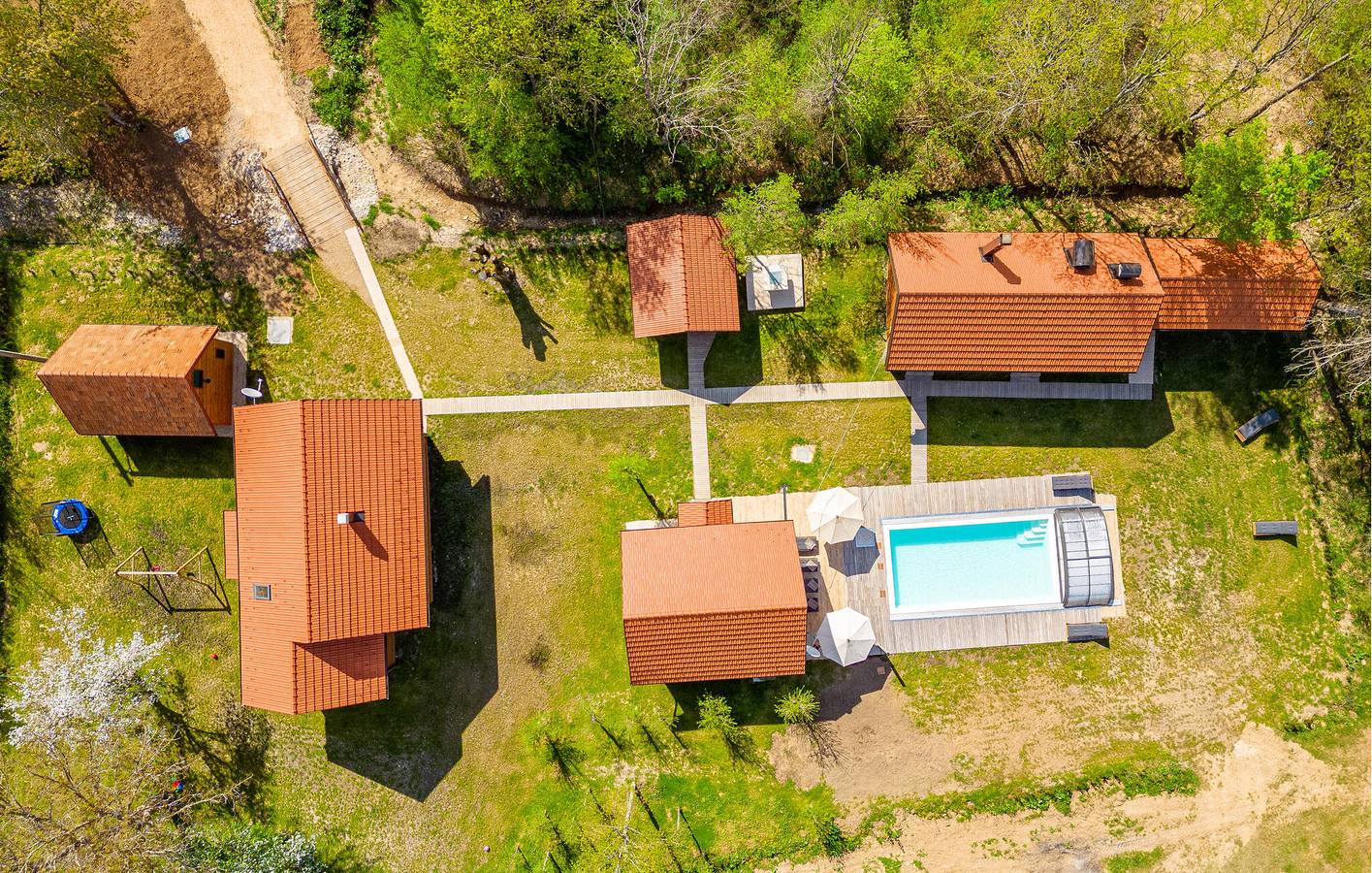 Charmant appartement de 250 m² avec piscine, Wi-Fi et terrasse près de la rivière Lika in Gospić, Lika-Senj