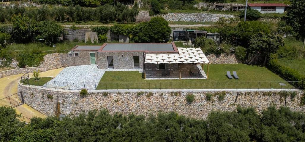 Villa per 5 persone, con Terrazza e Giardino nonché Panorama a Comune di Finale Ligure