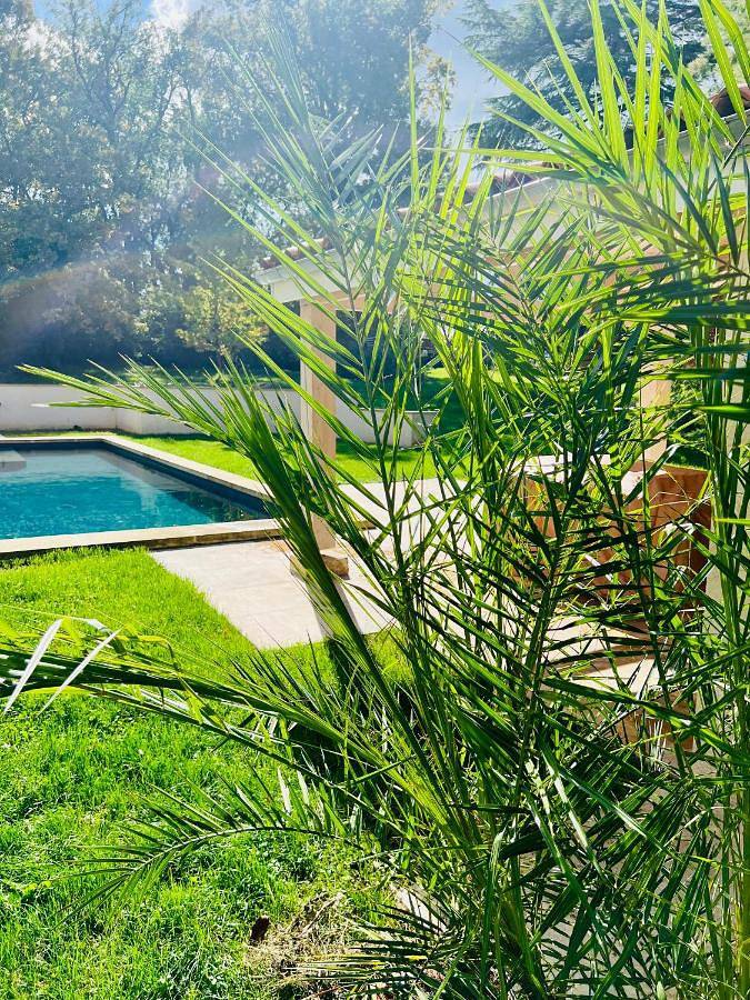 Gîte pour 3 personnes, avec terrasse et vue à Tizac-de-Curton - 4