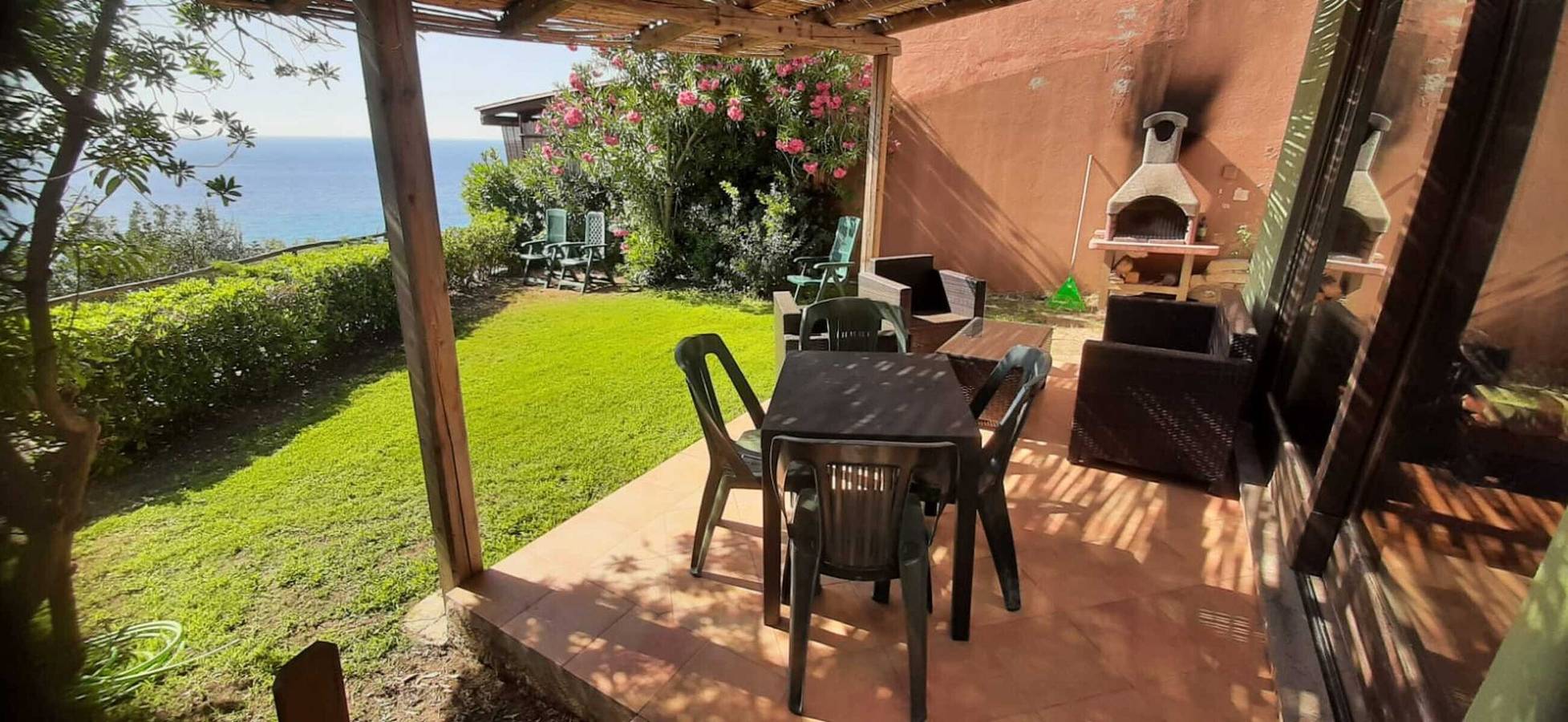Casa vista mare vicino alla spiaggia – Casa Accu is Prezzus F in Punta Molentis, Simius