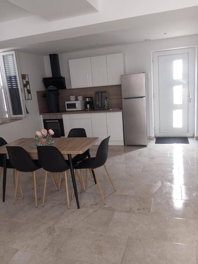 One-Bedroom House in Chailly-en-Gâtinais, Région de Montargis