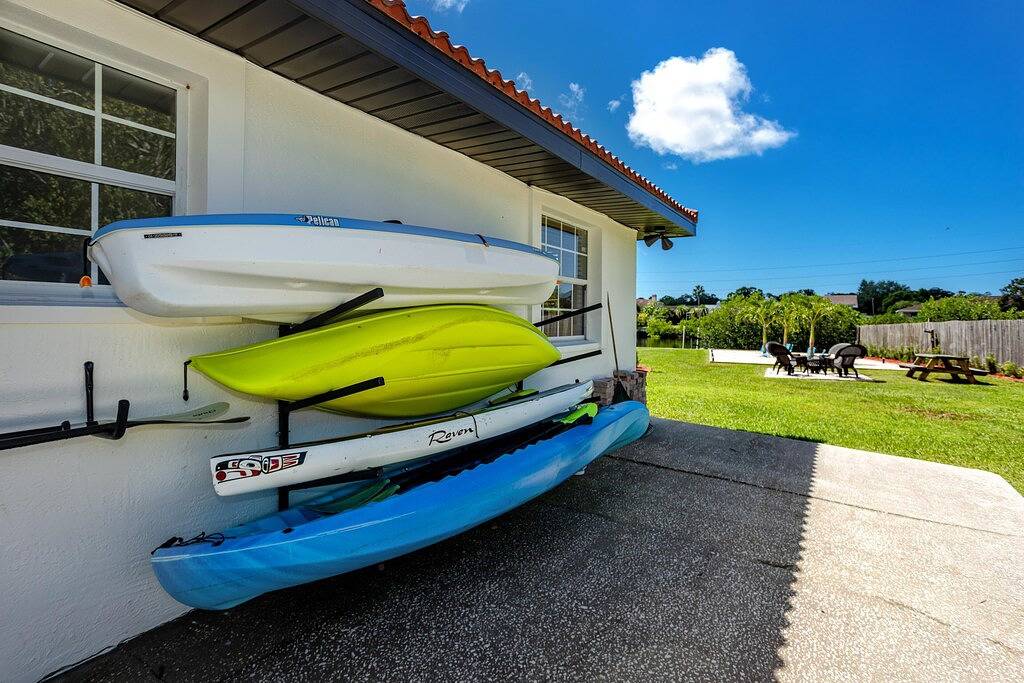 The Belleair Estate - Breathtaking Waterfront Home w/ Heated Pool in Largo, Pinellas County
