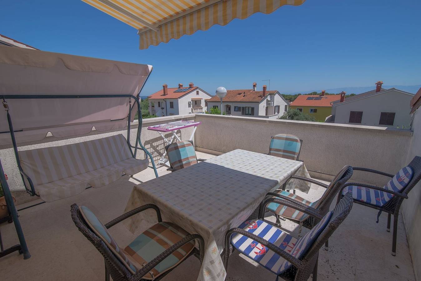 Ganze Wohnung, 2-Zimmer-Ferienwohnung mit Terrasse Mali Losinj, Losinj A-21195-a in Mali Lošinj, Lošinj