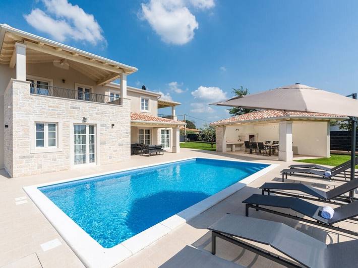Ferienhaus für 8 Personen, mit Balkon und Terrasse sowie Garten und Pool in Kastelir - 3