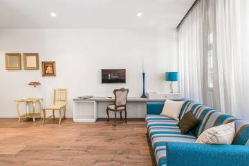 Vacation Rental for 2 Guests in Historic city of Porto, Porto, Picture 2