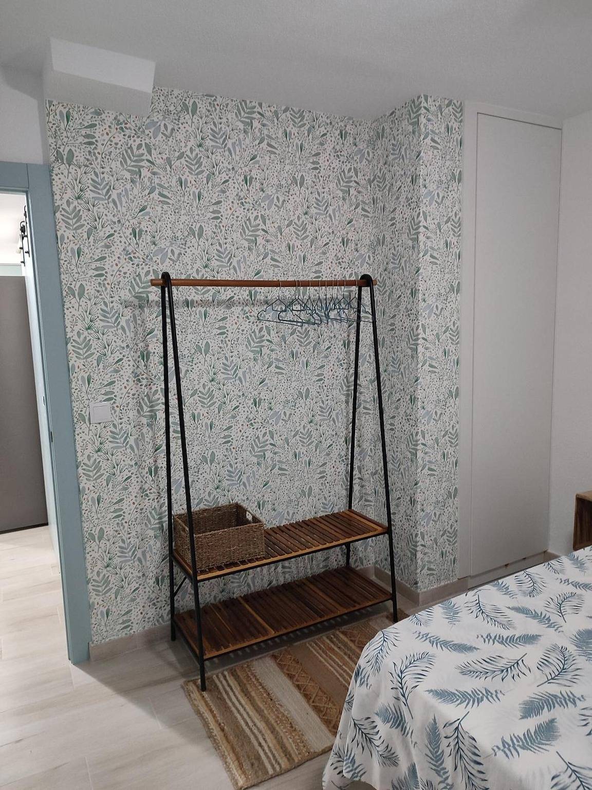 Apartamento entero, Apartamento 'Las Flores 2' con Wi-Fi y aire acondicionado in Murcia , Interior de Murcia