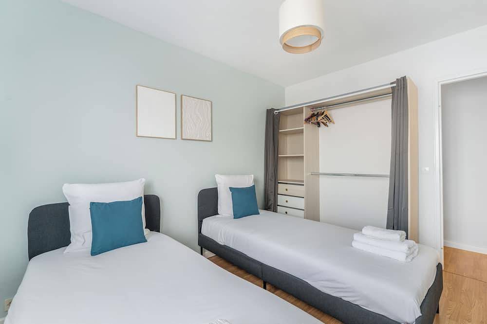 Ganze Wohnung, Private parking, Office with screen, Near Paris & La Défense | 74m2 in Asnières-sur-Seine, Hauts-de-Seine