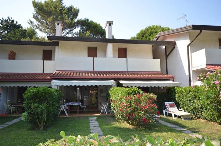 Villa mit pool für 6 Personen, mit Garten und Balkon sowie Pool in Bibione