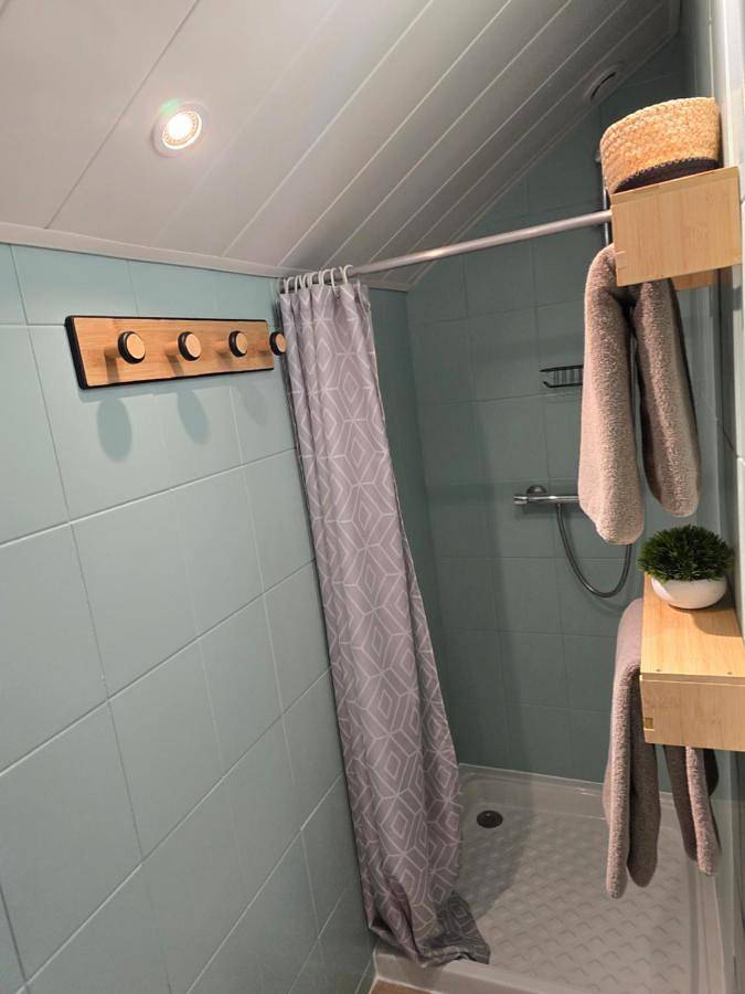 Appartement entier, One-Bedroom Apartment in Bétheniville, Marne