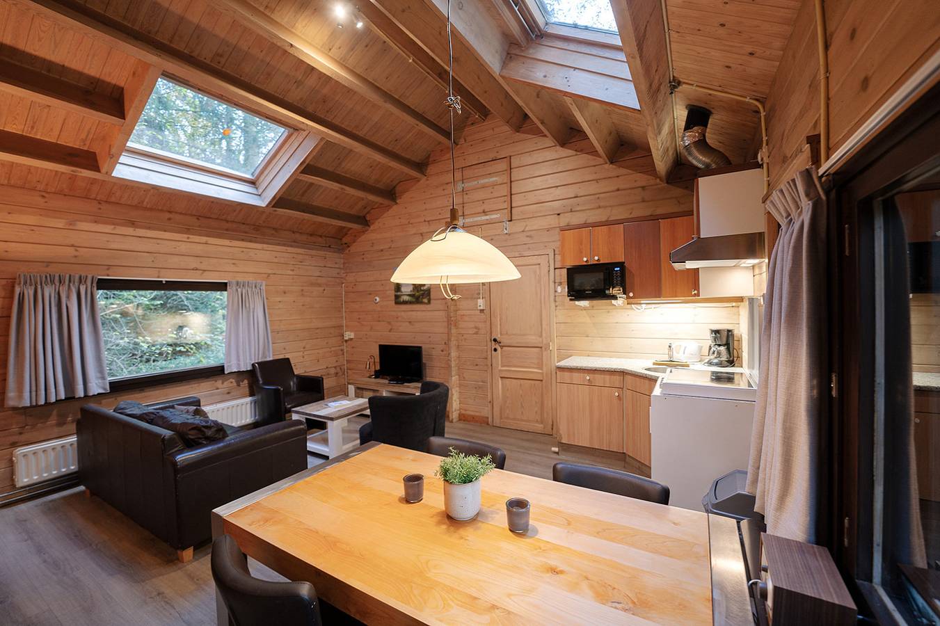 Gemütliches Ferienhaus für 4 Personen mit Veranda in der Nähe von Wäldern und Sanddünen in Soest (Niederlande), Utrecht und Umgebung