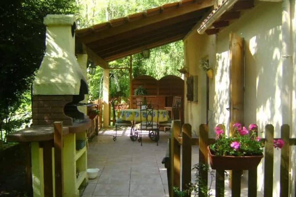 Petite maison entre mer et montagne in Castillon, Côte méditerranéenne (France)
