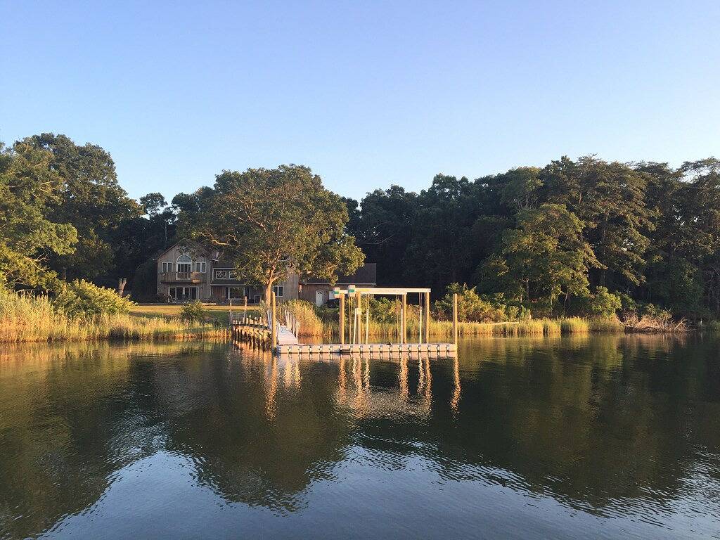 5 Schlafzimmer Waterfront Flucht in Mastic, North Fork