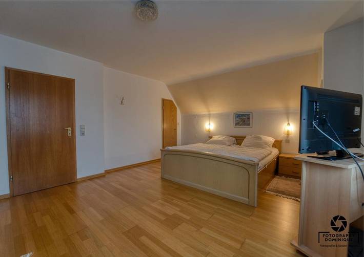Ferienwohnung für 6 Personen, mit Terrasse und Ausblick sowie Sauna, mit Haustier