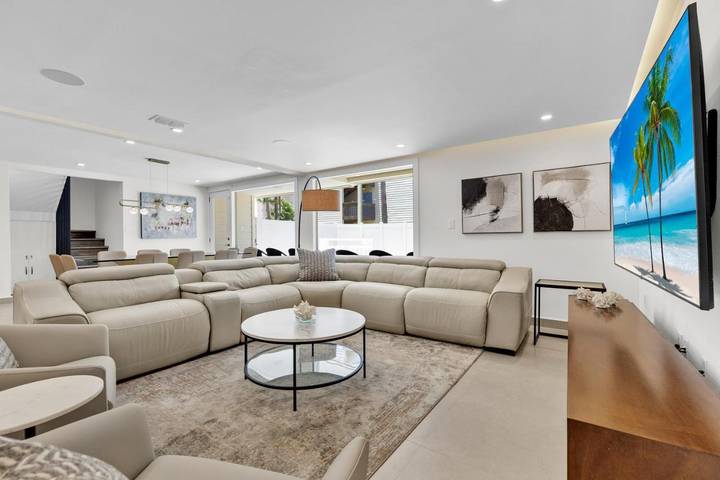 Apartamento de vacaciones para 10 personas, con jacuzzi y piscina para niños además de jardín y piscina - 1
