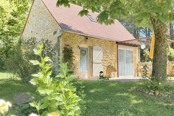 Gîte pour 2 personnes, avec terrasse et jardin, animaux acceptés