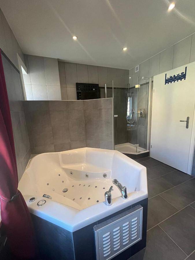 Gîte pour 5 personnes, avec vue, animaux acceptés à La Chaux-de-Fonds - 2