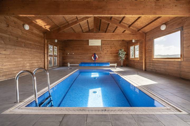 Cottage for 7 people, with pool and garden, with pets in Mid-Wales