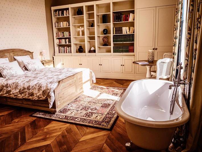 Location de vacances pour 15 personnes, avec jardin ainsi que piscine et terrasse à Vallon-sur-Gée - 3