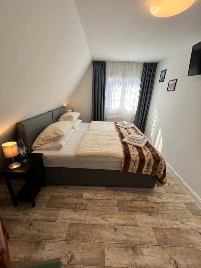 Gîte pour 2 personnes, avec jardin à Nürburg - 2