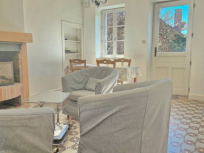 Familienhaus mit beheiztem Innenpool und privatem Parkplatz im Morvan in Corancy, Naturpark Morvan