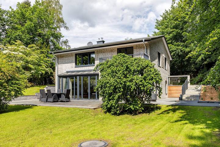 Ferienhaus für 6 Personen, mit Balkon und Garten