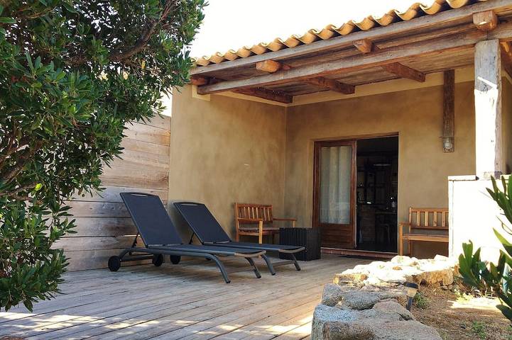 Gîte pour 2 personnes, avec terrasse dans Plage De Maora