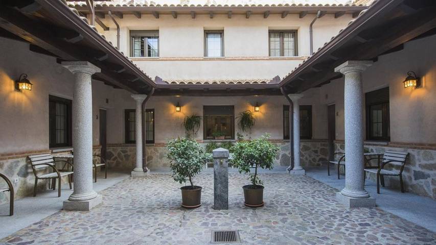 Casa rural para 19 personas, con Terraza y Jardín además de Piscina para niños y Piscina en Montes de Toledo