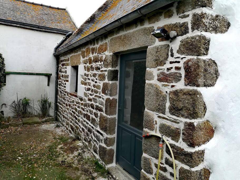 1. Ty gwalarn, vue sur la lande, dunes et océan in Saint-Jean-Trolimon, Région de Quimper