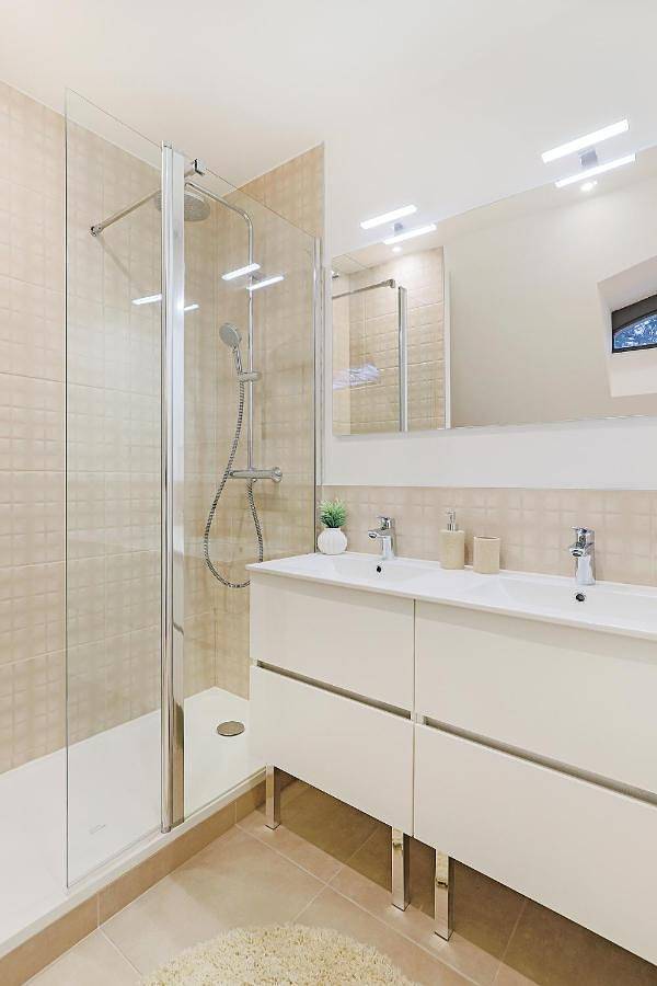 Appartement entier, Two-Bedroom Apartment in Brignais, Lyon et ses environs