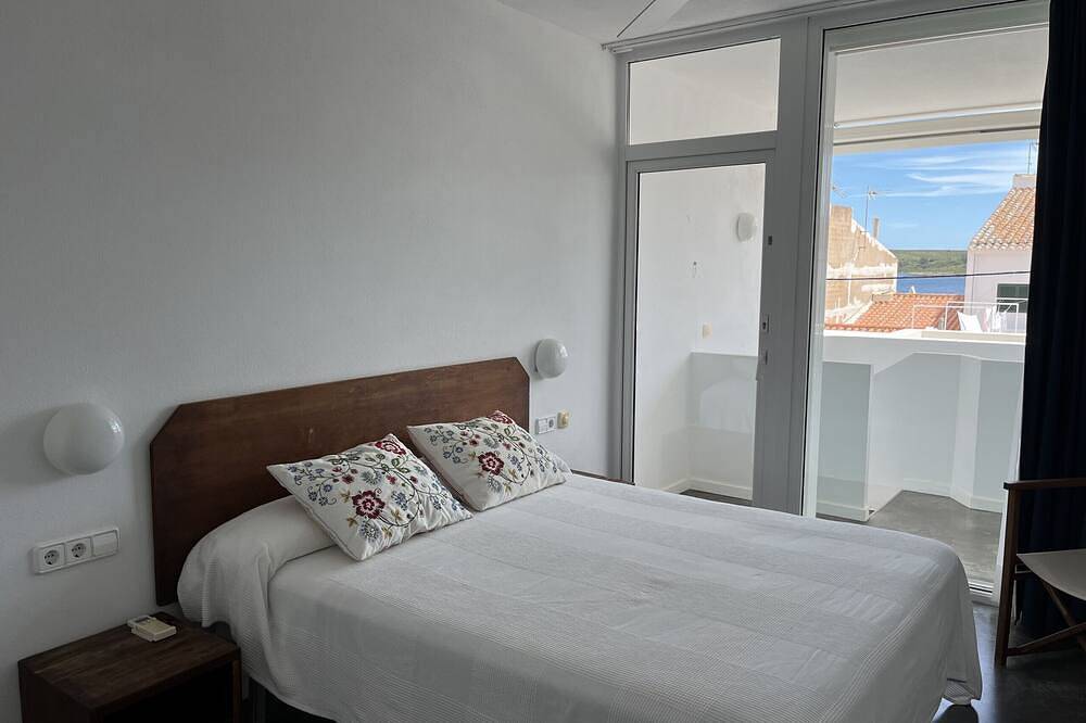 Apartamento entero, En una zona muy tranquila dentro del pueblo in Fornells, Es Mercadal