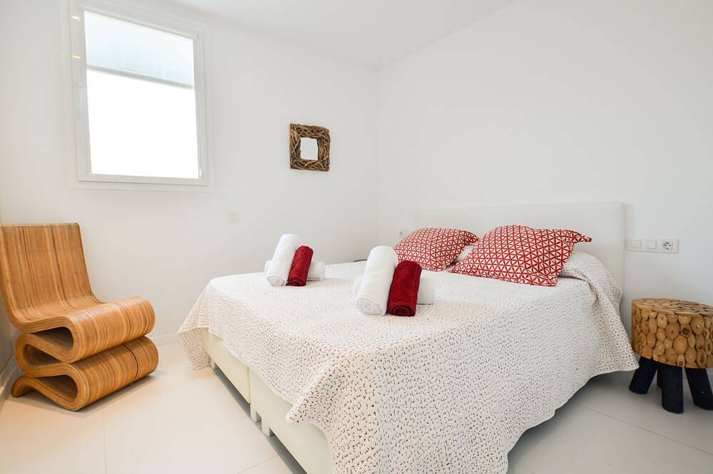 Entire apartment, Patio Blanco Luxury Apartment 2 Bedrooms in Talamanca, Ibiza (Municipality)