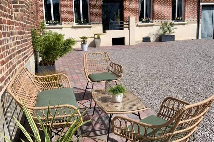 Location de vacances pour 4 personnes, avec Jacuzzi ainsi que Terrasse et Jardin à Méaulte