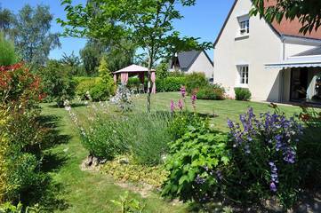 Gîte pour 4 personnes, avec jardin à Cerelles