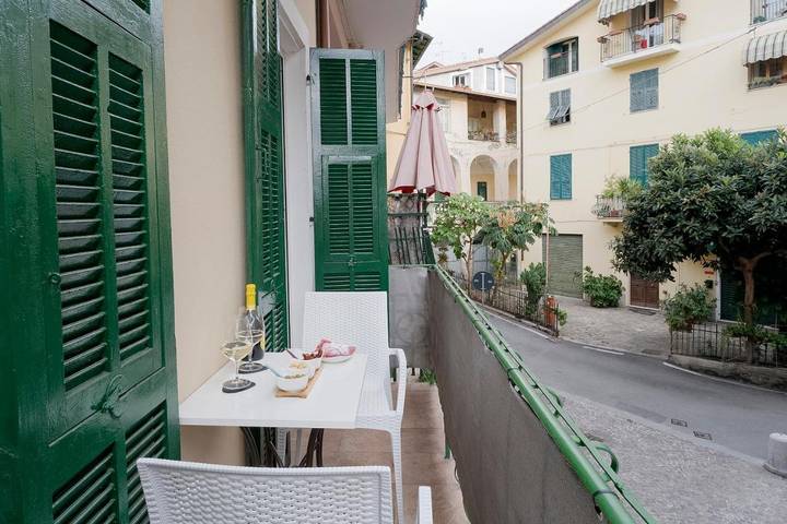 Gîte pour 5 personnes, avec terrasse ainsi que vue sur le lac et vue à Dolceacqua - 3