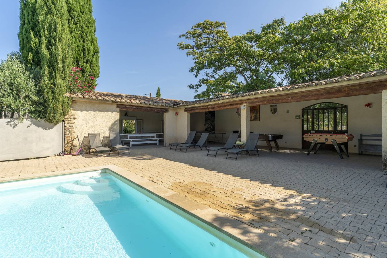 Casa de vacaciones 'Le Gîte De Tante Berthe' con vistas a la montaña, piscina privada y Wi-Fi in Camaret-sur-Aigues, Vaucluse