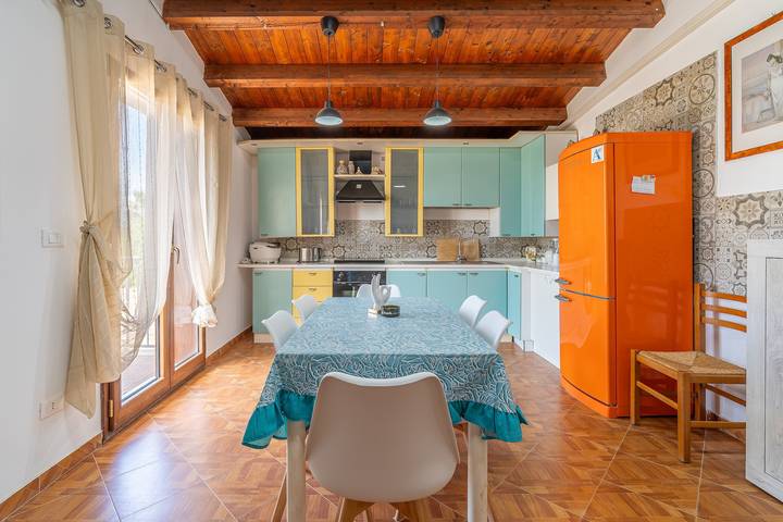 Appartamento intero, Appartamento 'Jungle Holiday' con Wi-Fi e aria condizionata in Noto, Avola