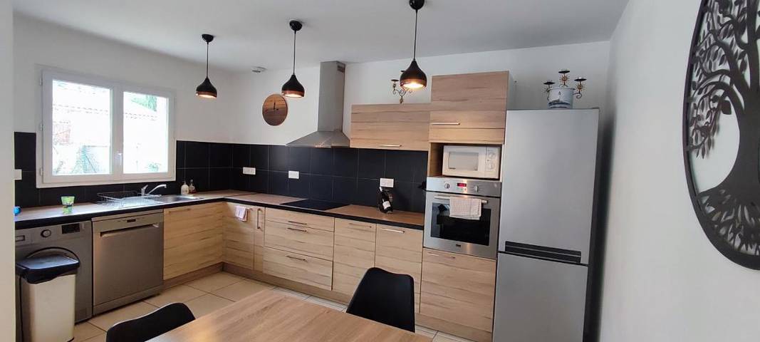 Location de vacances pour 8 personnes, avec piscine et jardin à Sauveterre - 3