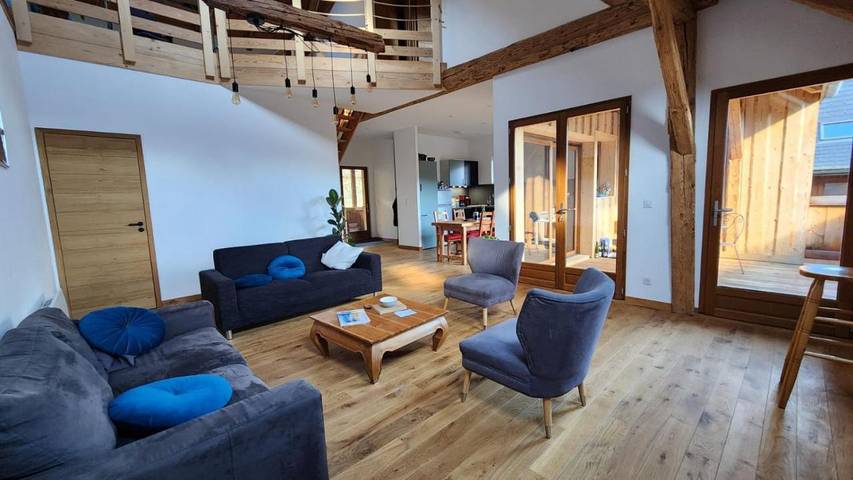 Location de vacances pour 6 personnes, avec balcon et vue à Lathuile