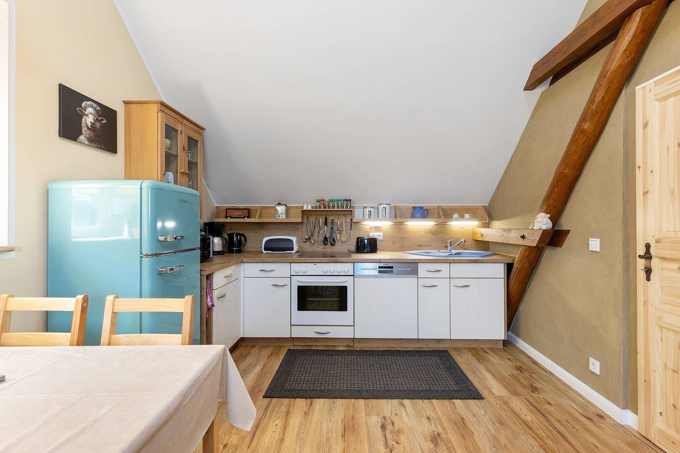 Ganze Wohnung, Ferienwohnung 'Schafstube' mit Gemeinschaftsterrasse, Gemeinschaftsgarten und Wi-Fi in Zeschdorf, Märkisch-Oderland