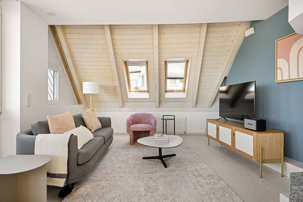 Entire apartment, Fluntern 4.5 Room w/ Storage & W/D, 7 mins to Mkt in Zurich, Zurich district