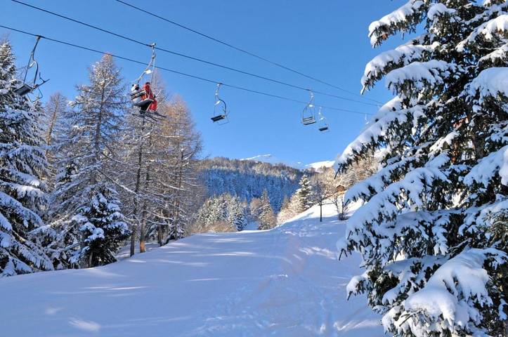Parc de vacances pour 4 personnes, avec terrasse ainsi que jacuzzi et sauna dans les Alpes francaises - 3