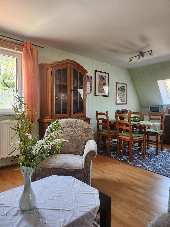 Ganze Wohnung, Ferienwohnung Langhammer - Ferienwohnung in der Mansarde in Schonungen, Franken