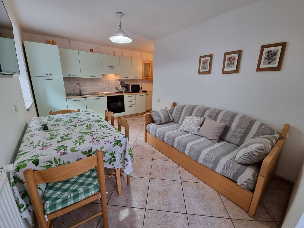 Geheel vakantieappartement, Vakantieappartement voor 4 personen met terras in Campitello di Fassa, Dolomiti Superski