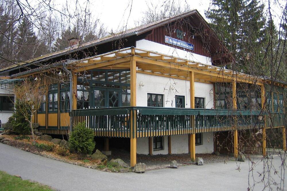 Entire apartment, Holiday Hagbügerl Bavarian Forest water park and Internet to 2-12Pers in Waldmünchen, Eastern Bavaria