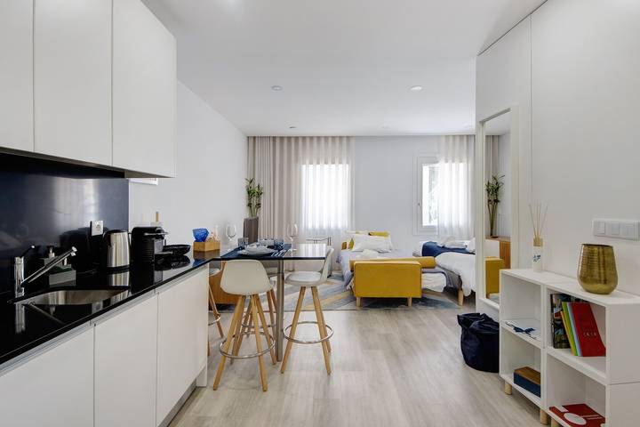 Ganzes Studio, Studio-Apartment 'Aveiro City Blue' mit Gemeinschaftspatio und Wlan in Aveiro, Aveiro Distrikt