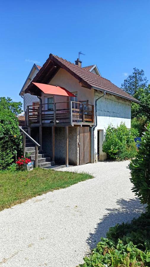 Une Tiny House à découvrir au cœur de la cité ! in Contrexéville, Neufchâteau