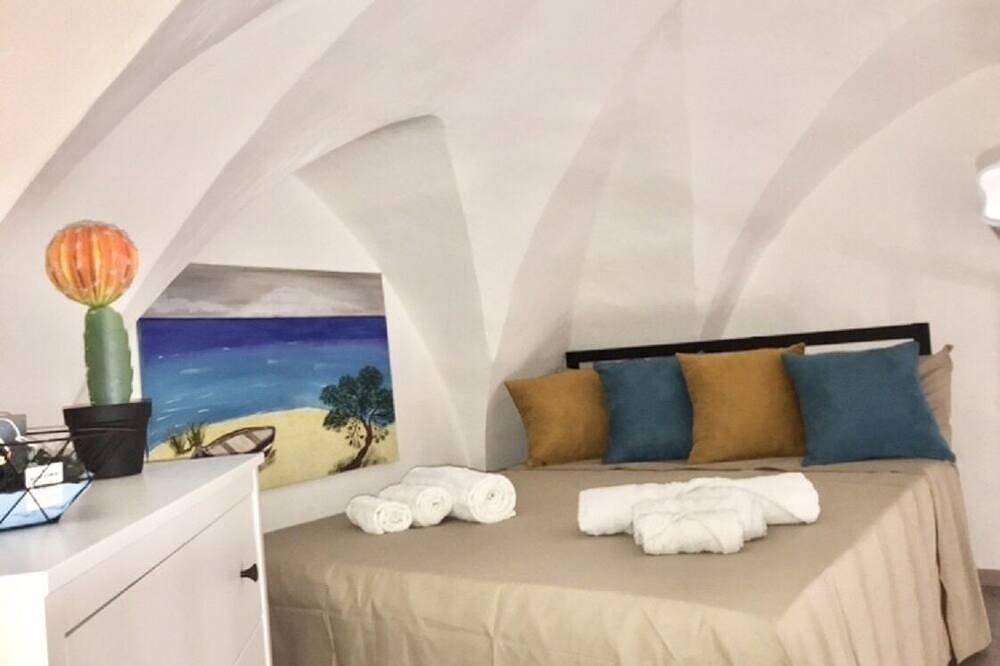 Apartamento entero, Casa Elena, a typical Salento apartment restored with vaulted ceilings in Nardò, Nardò (municipio)