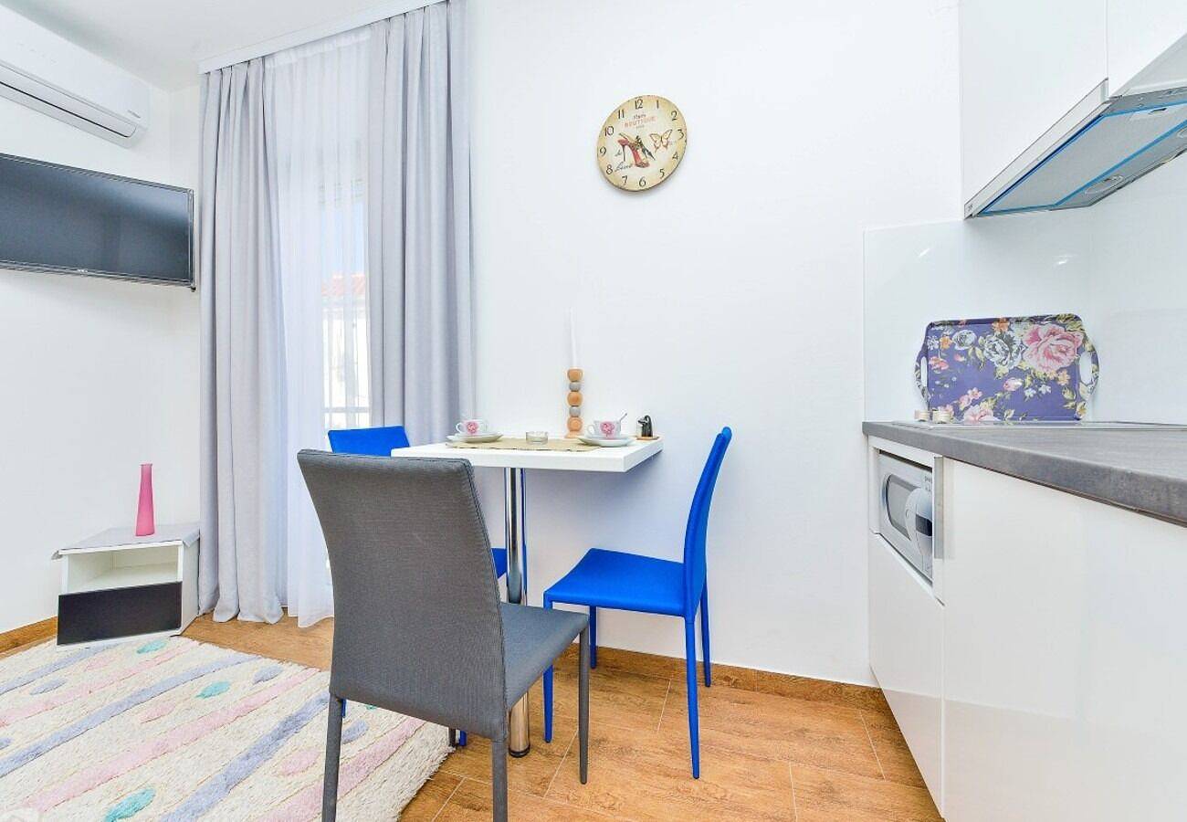 Entire studio, Apartments Sunny by the Sea in Petrcane, Zadar